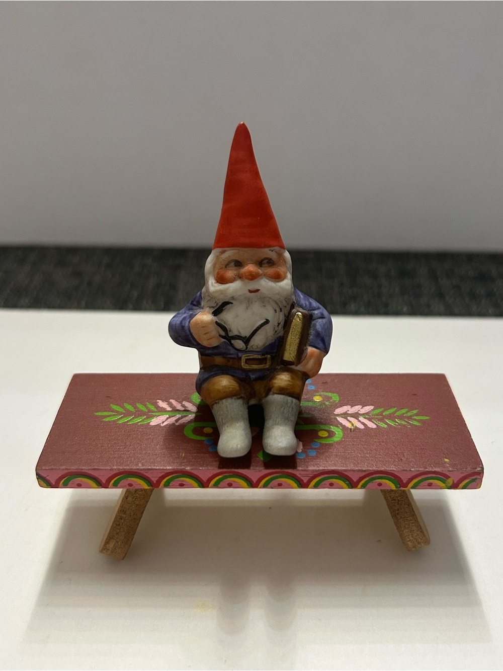 Vintage Miniature Gnome Ceramic Figurine Unieboek 1980 Holding Book & Glasses
